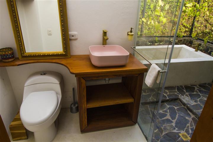 baño privado con jacuzzi Casa Turistica Cisneros